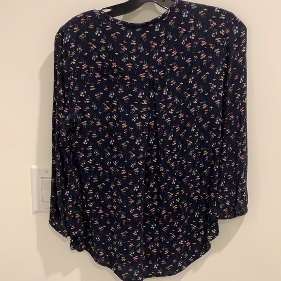 Printed Top with Keyhole neckline - Picture 3 of 5